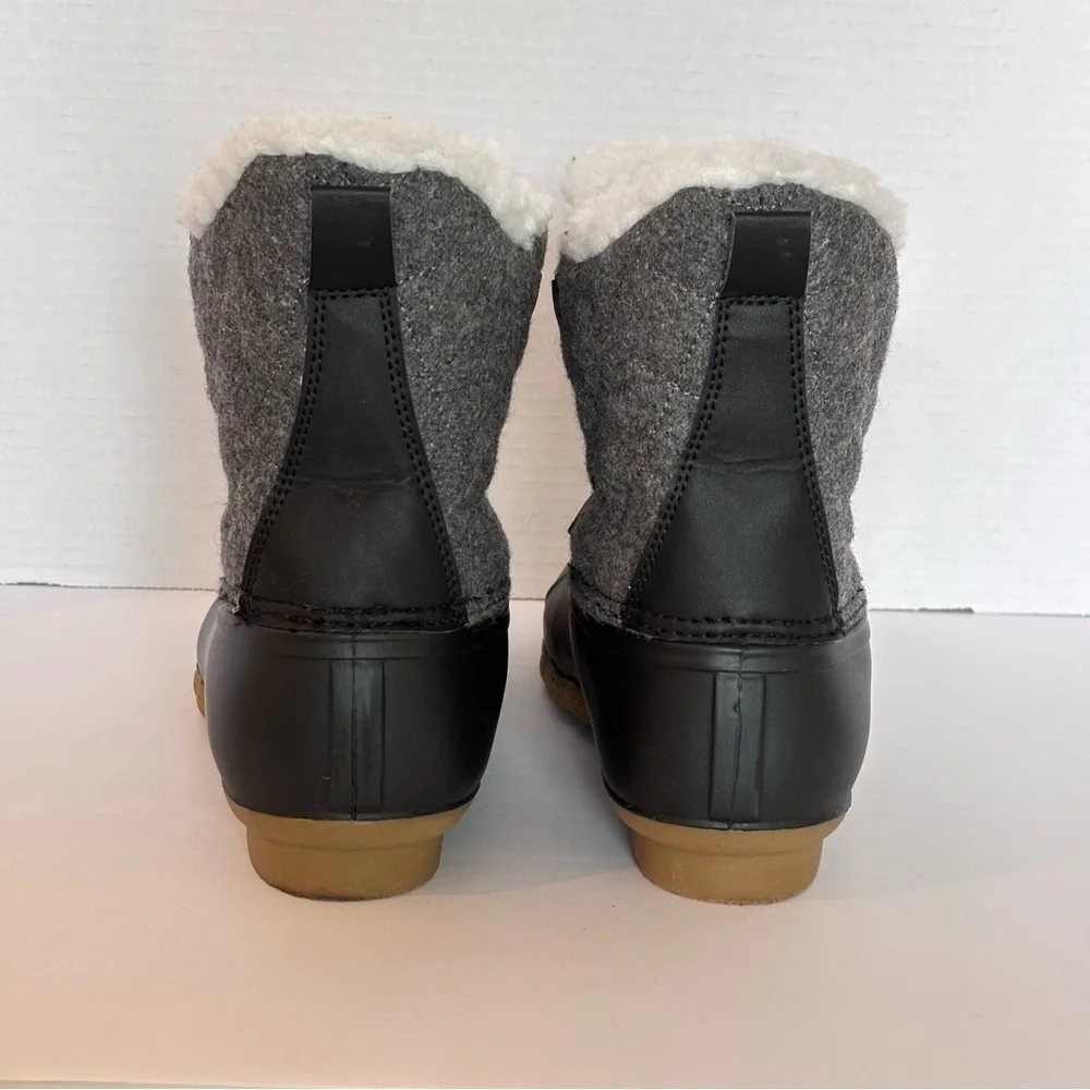 Kolili Duck Inspired Gray and Black Winter Boots Size 7 EUC Waterproof Insulated
